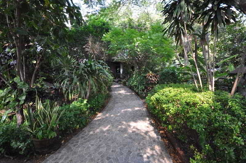 Momchailai Pattaya Retreat Extérieur photo